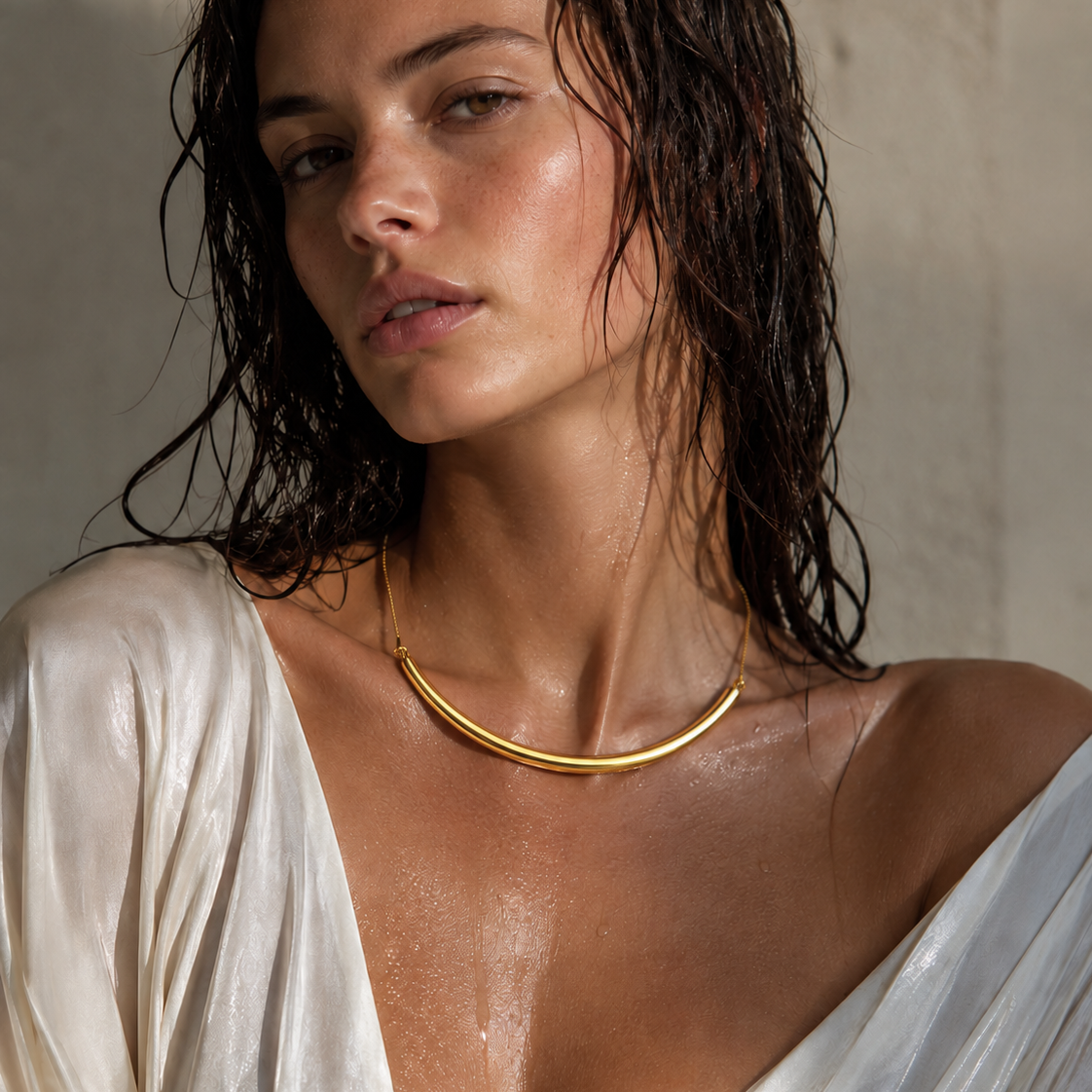Shira Curved Bar Collar Necklace