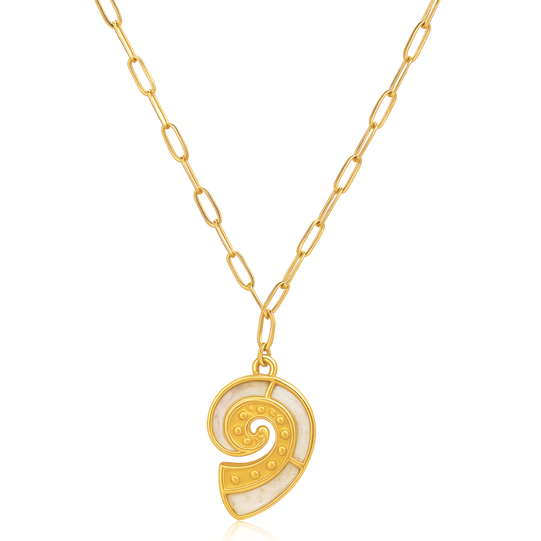 Celenia Shell Pendant Necklace