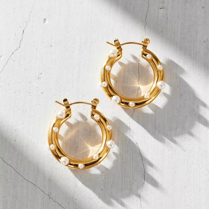 Nicoletta Pearl Hoop Earring