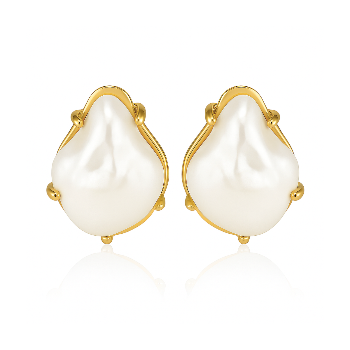 Willa Oversized Baroque Pearl Earring
