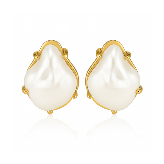Willa Oversized Baroque Pearl Earring