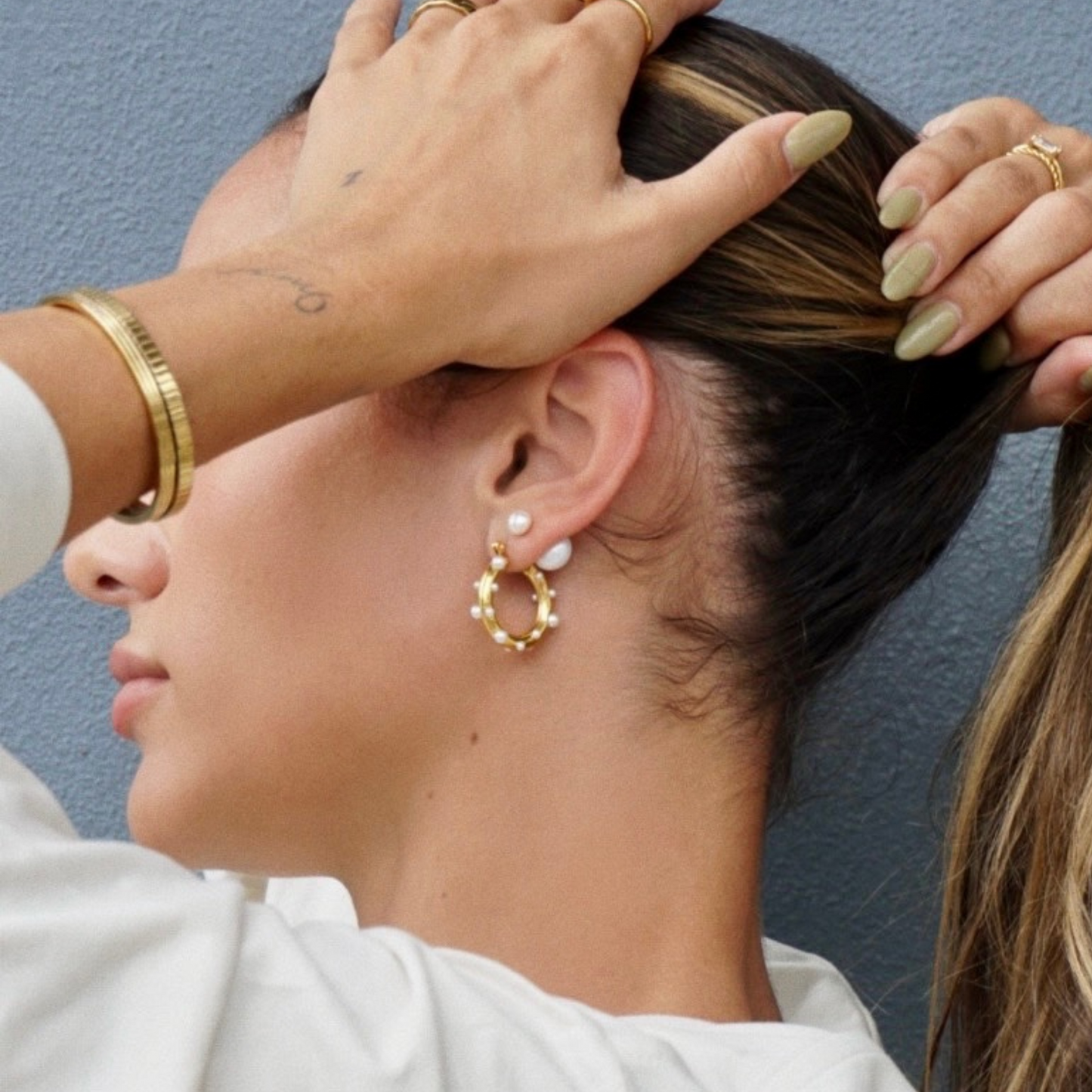 Nicoletta Pearl Hoop Earring